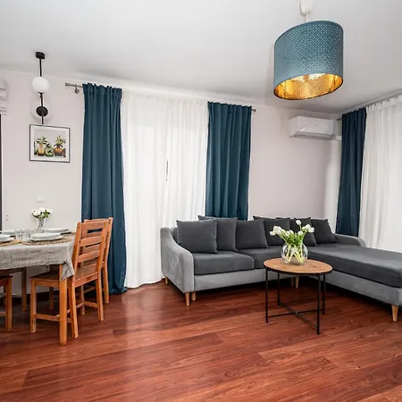 Gorczewska 181 Free Garage By Perfect Varšava